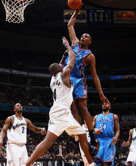 广东94-80广州迎4好消息！奎因萨姆纳好使，两新星提拔稳进轮换！（广东94-80力克广州收获四喜：奎因萨姆纳发挥高效，两新星晋升稳入轮换）