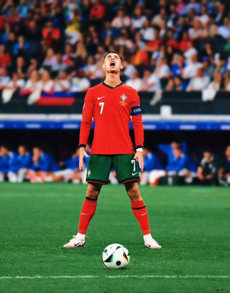 里程碑，国安后卫何宇鹏已在中超出战100场（中超百场达成 国安后卫何宇鹏迎职业里程碑）