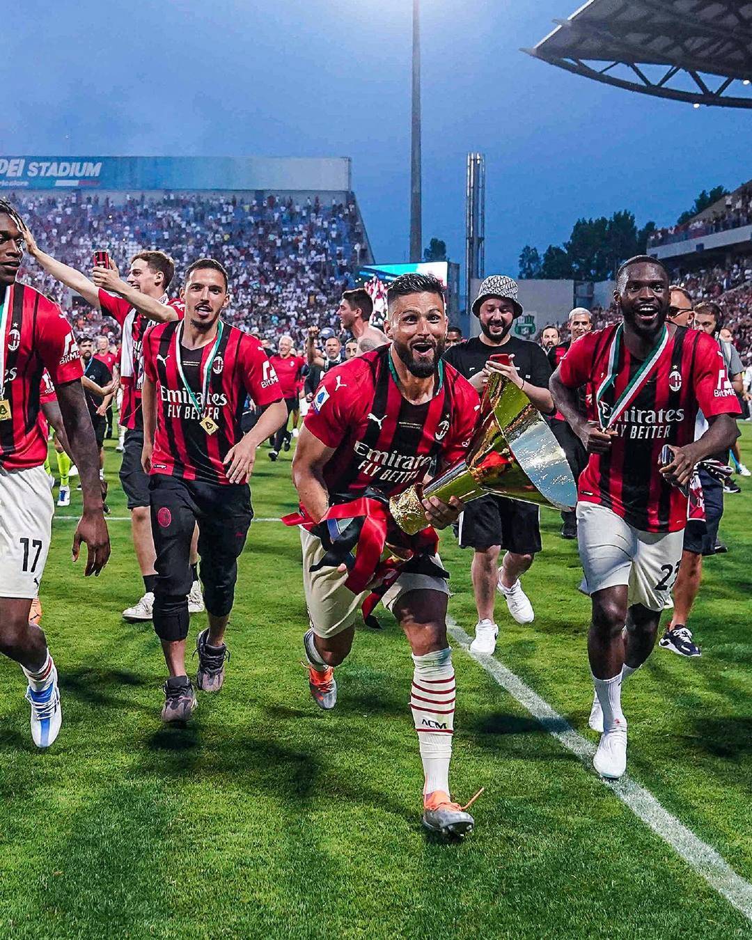 篮球CBA官方公布比赛精彩瞬间（CBA官方发布赛场精彩瞬间集锦）