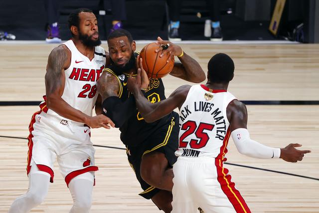 拜仁3-1逆转葡体，格纳布里传射、卡尔、塔破门，基米希乌龙（拜仁3-1逆转葡体：格纳布里传射，卡尔与塔建功，基米希自摆乌龙）