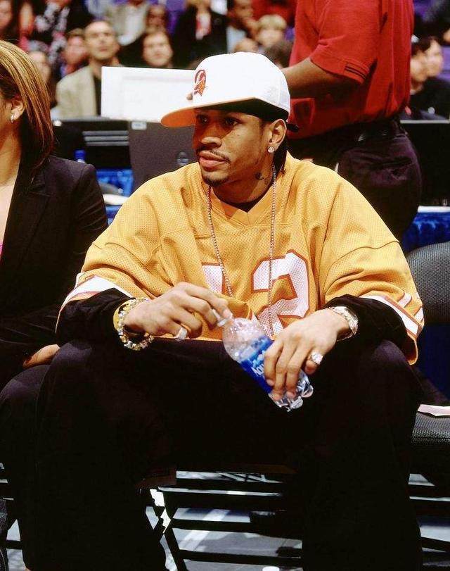 德转更新后荷甲身价前10：萨伊瓦里3200万第1，帕罗特上榜（德转重估荷甲身价TOP10：萨伊瓦里3200万居首，帕罗特在列）